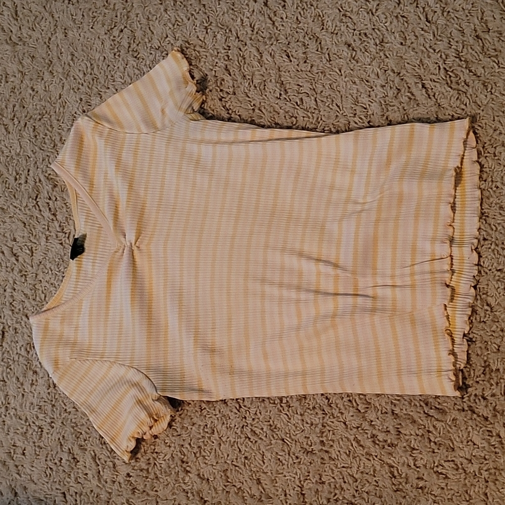 pink and yellow t shirt